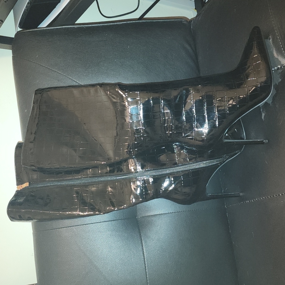Mid calf high heel boot